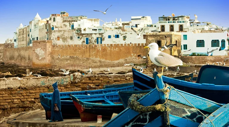Essaouira, la antigua ciudad de Mogador, cautiva con su encanto colonial y sus maravillosos sabores